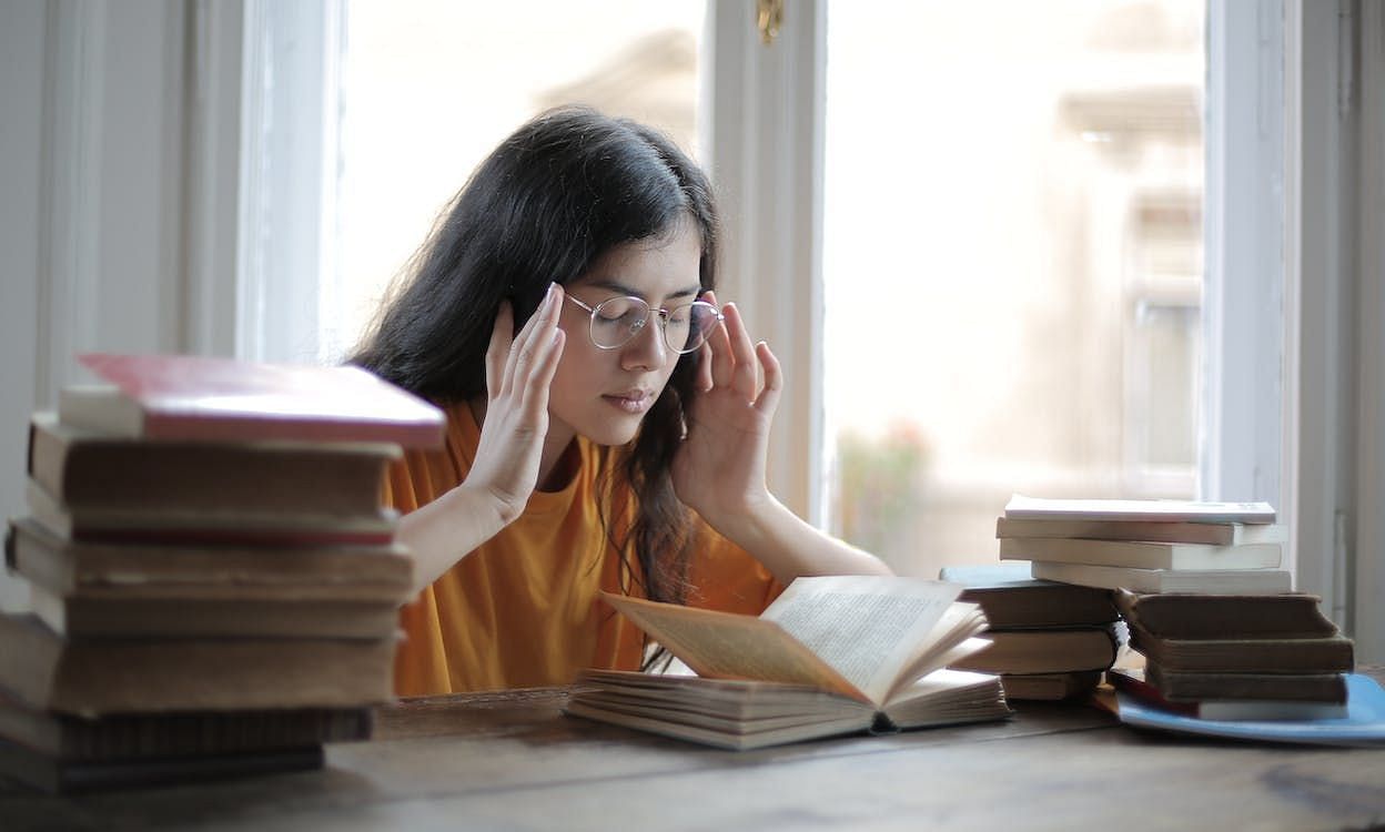 Does exercise help migraines? Symptoms include sensitivity to light and sound (Image via pexel/Andrea pIacquadio) Does exercise help migraines?